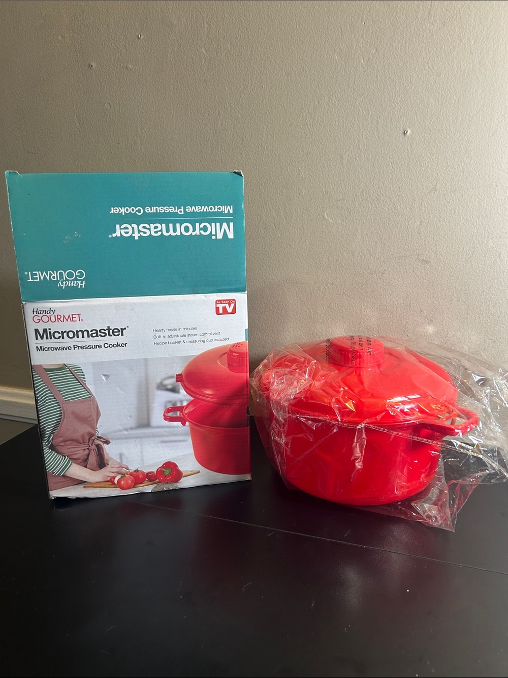 Handy gourmet micro-master POP Microwave Pressure Cooker